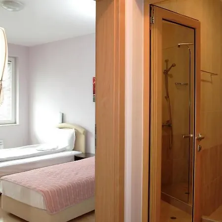 Ξενοδοχείο με διαμερίσματα Block 531 Aparthouse Block 533 *